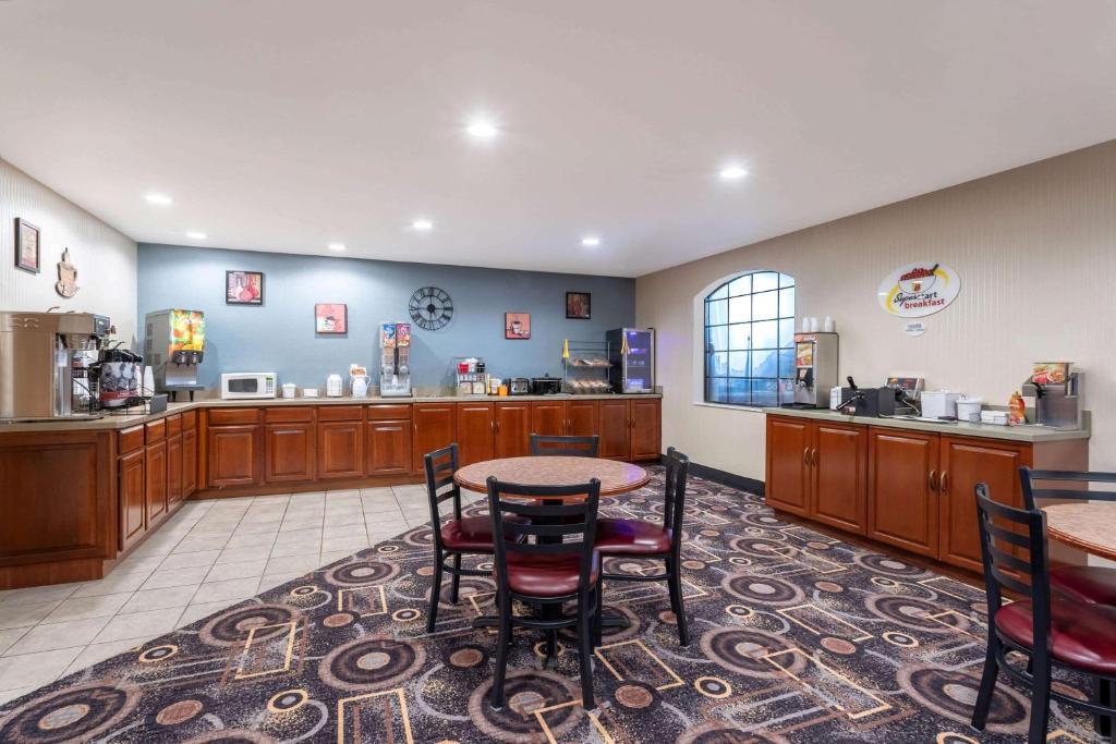 Super 8 By Wyndham Marysville/Port Huron Area Dış mekan fotoğraf