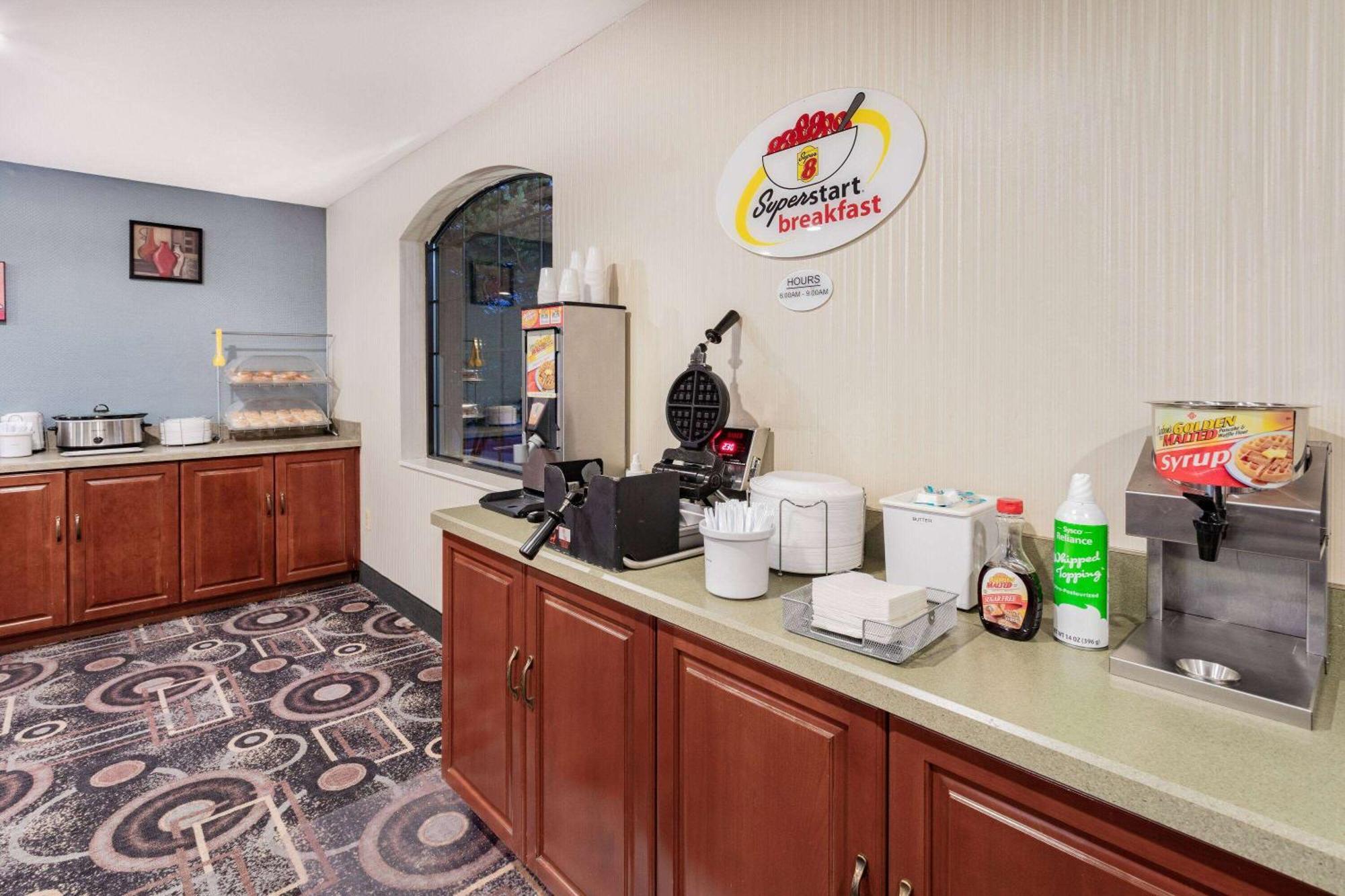 Super 8 By Wyndham Marysville/Port Huron Area Dış mekan fotoğraf